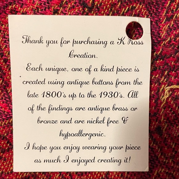 💰3/$15❤️ Up-cycled antique button bracelet - Picture 3 of 6